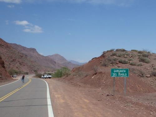  Signage for Garganta del Diablo.